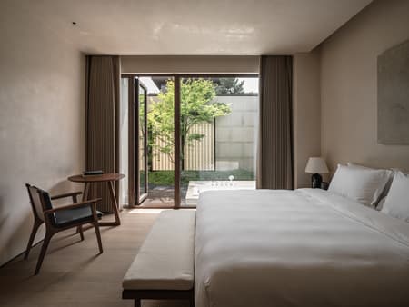 Younch Hotel